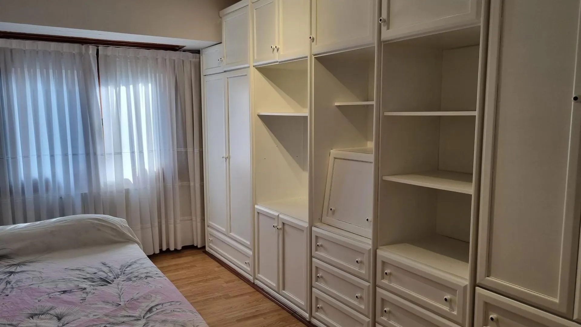 Apartamento Grande Con Posibilidad De Garage Con 2 Banos Y 2 Terrazas ビルバオ スペイン