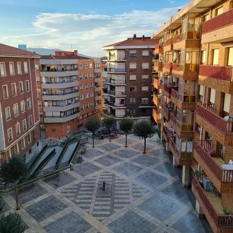 Apartamento Grande Con Posibilidad De Garage Con 2 Banos Y 2 Terrazas ビルバオ スペイン