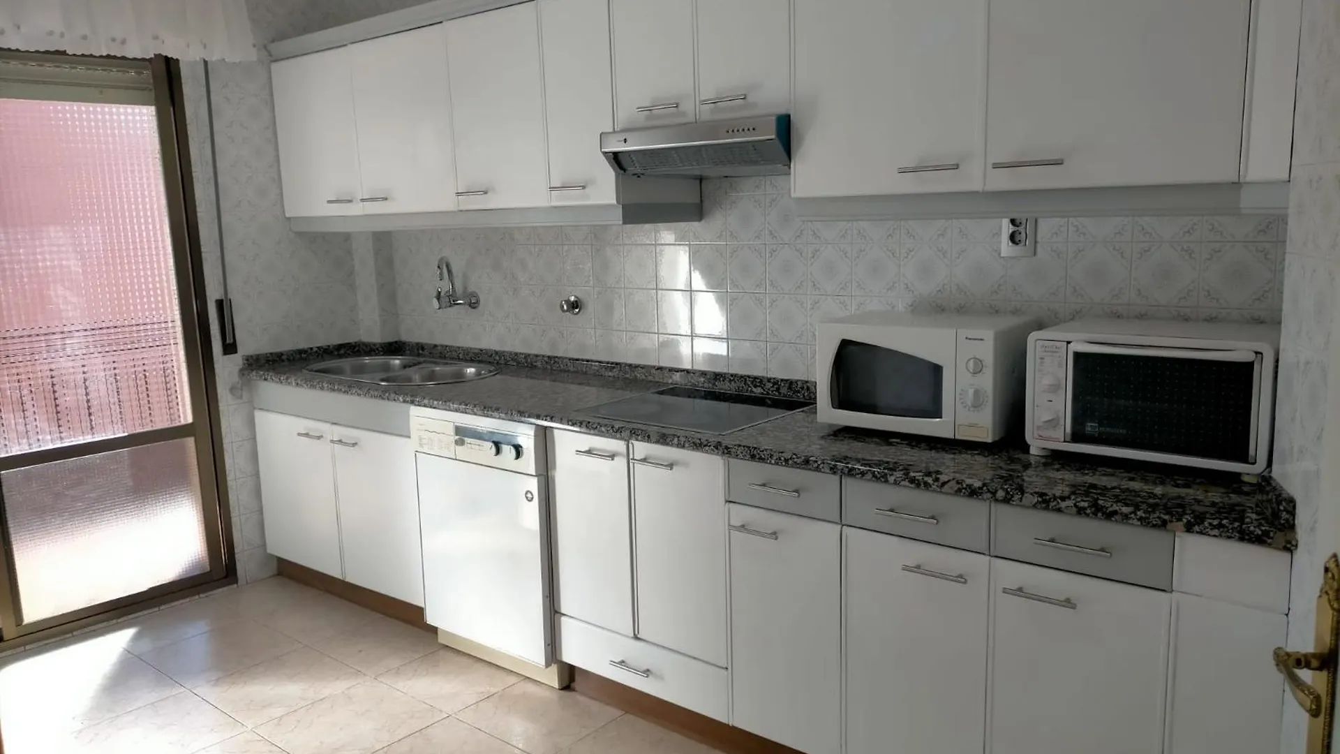 アパート Apartamento Grande Con Posibilidad De Garage Con 2 Banos Y 2 Terrazas ビルバオ スペイン